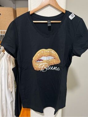 GILDAN Bruno Lips Tee
